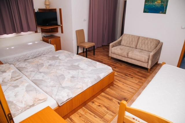 Jezero Laminci Bed and Breakfast Bosanska Gradiska Buitenkant foto
