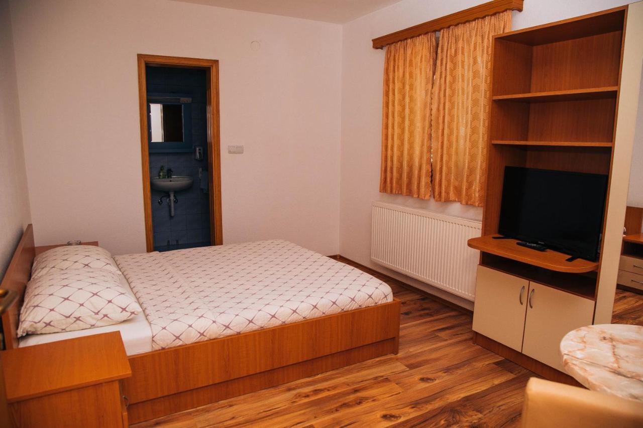 Jezero Laminci Bed and Breakfast Bosanska Gradiska Buitenkant foto